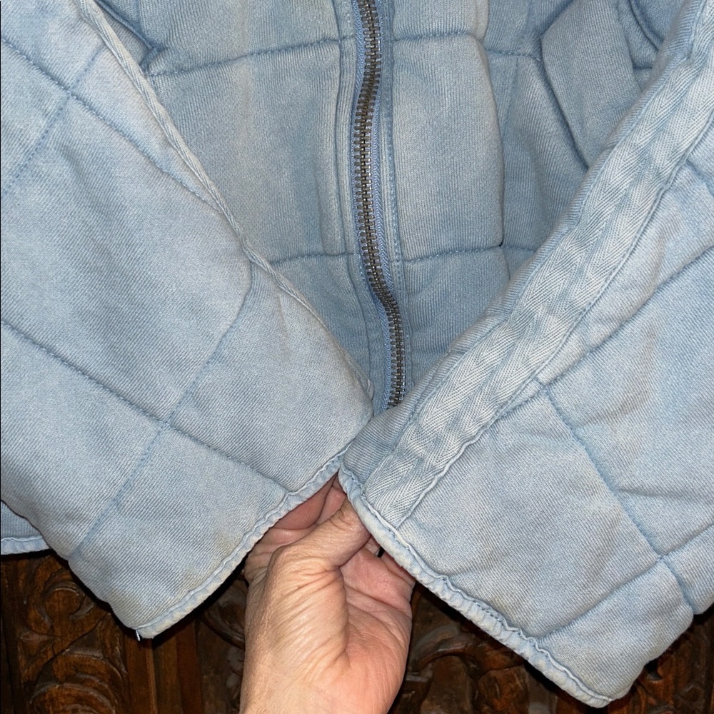 AWESOME sz S FREE PEOPLE CHAMBRAY BLUE QUILTED Jacket runs big BOHO - Picture 9 of 10